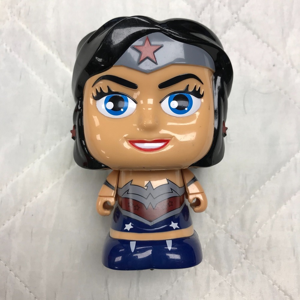 Wonder Woman Jam'n Products - Lock NRoll Pal Action Figure (4.5")